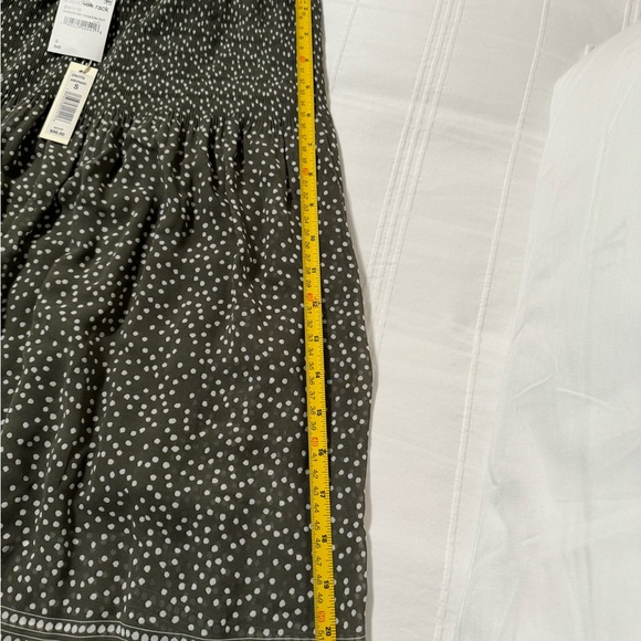 Midi skirt small Nordstrom Rack. Army/Ivory Random Dot. NWT - Picture 5 of 10